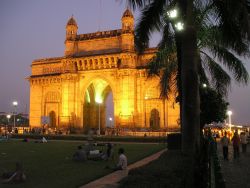 Gateway Of India Mumbai picture with people doing picnic